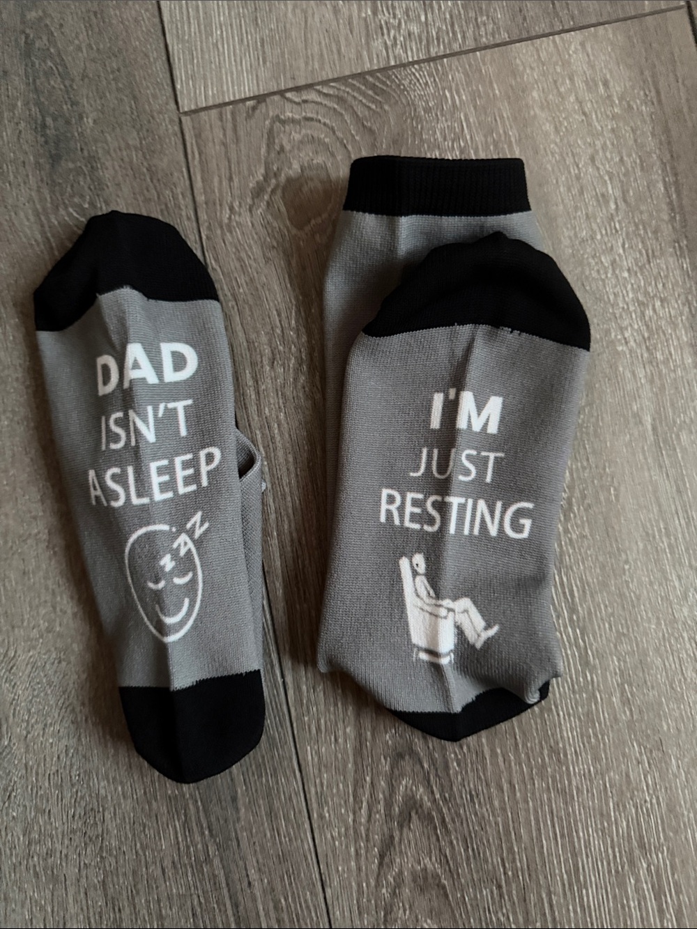 Gray Novelty Men's 'Dad Isn't Asleep / I'm Just Resting' Casual Socks